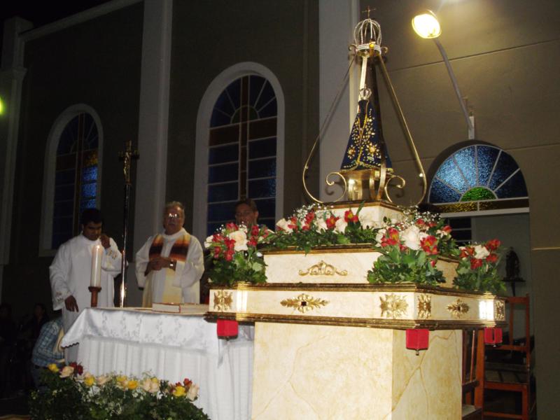 Capela de Barretos ganha réplica da imagem encontrada no Rio Paraíba