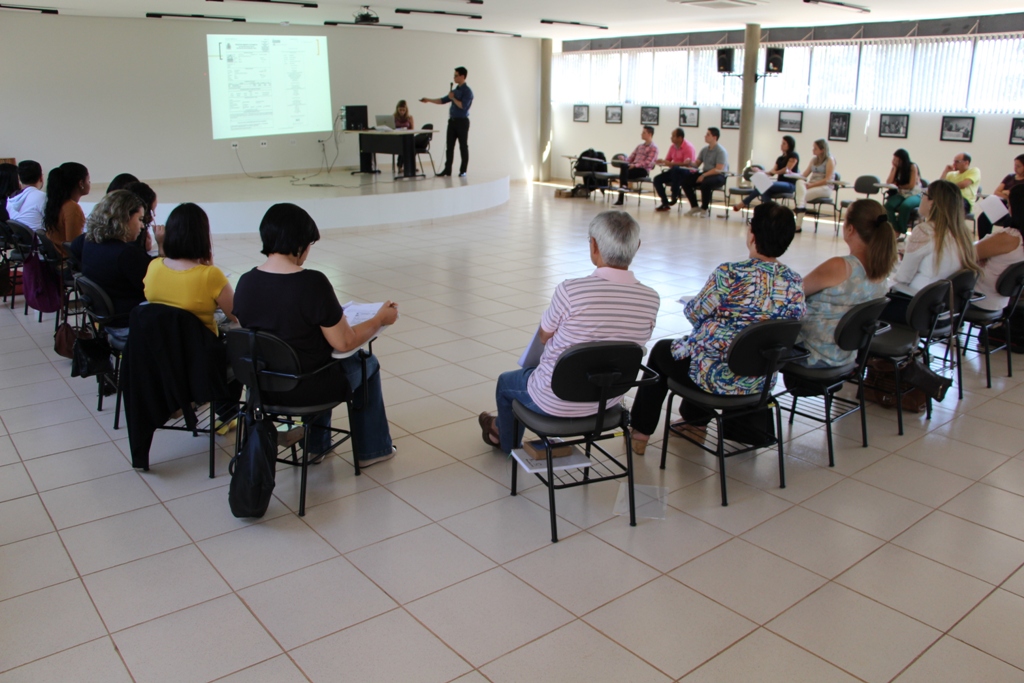 Secretários Paroquiais participam de formação na Cúria Diocesana