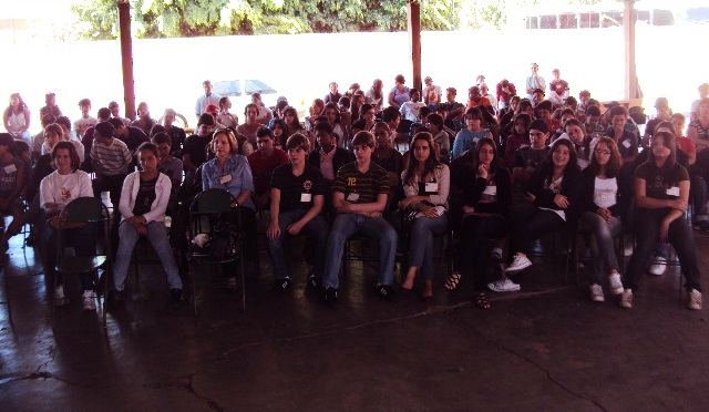 SETOR JUVENTUDE REALIZA ENCONTRO DE CRISMANDOS DA REGIÃO PASTORAL DE OLÍMPIA EM SEVERÍNIA