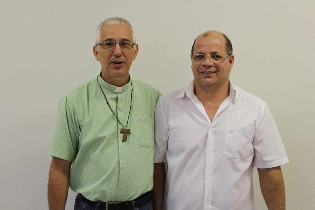 Foto | Padre Evandro assume interinamente o Economato da diocese