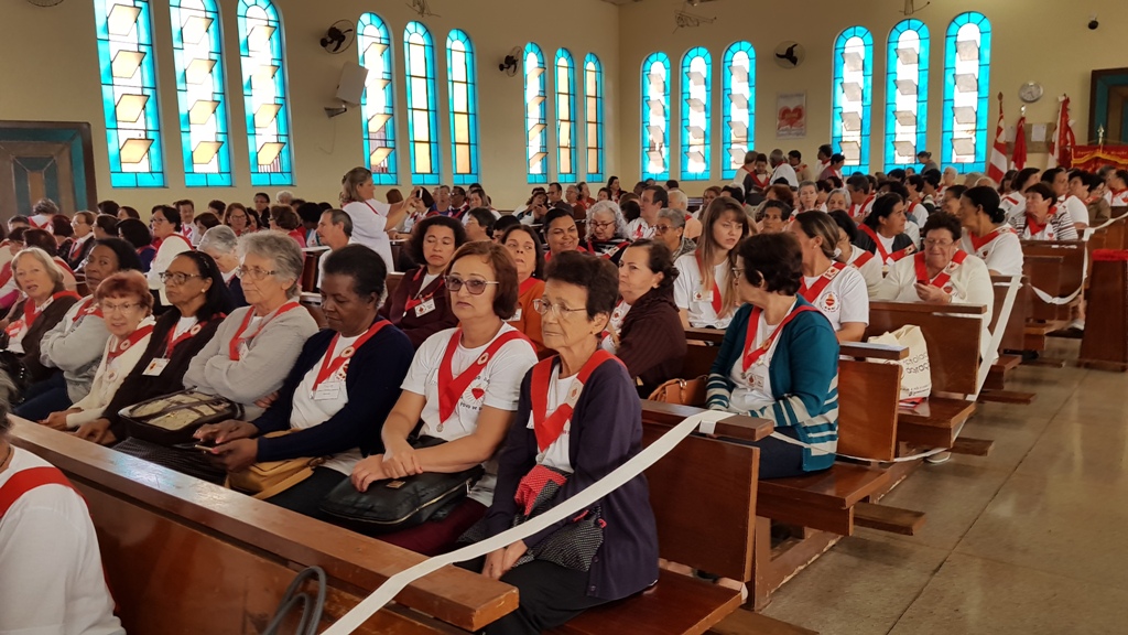 Foto | 250 membros do Apostolado de Oração participam de evento em Miguelópolis