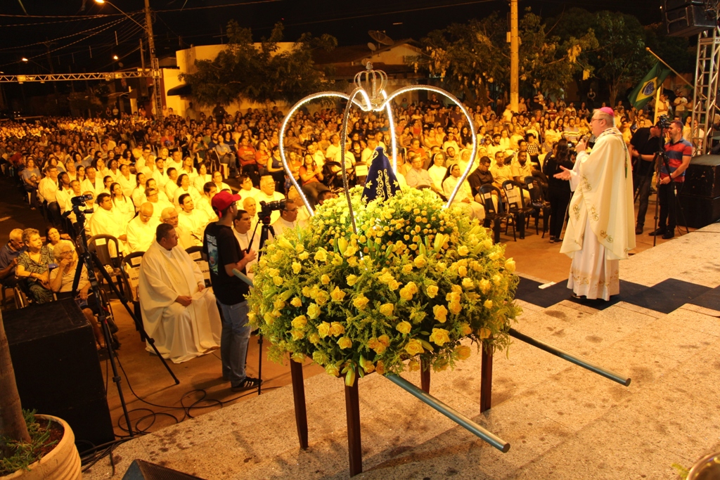 Foto | Dom Milton instala nova paróquia dedicada a Nossa Senhora Aparecida em Barretos