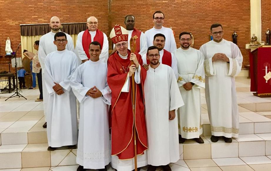 Foto | Seminaristas fazem convivência na Paróquia São José de Severínia