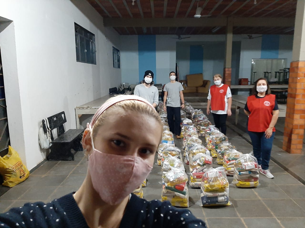 Foto | Paróquia São José de Olímpia recebe doações de Live que arrecadou mais de 7 toneladas de alimentos