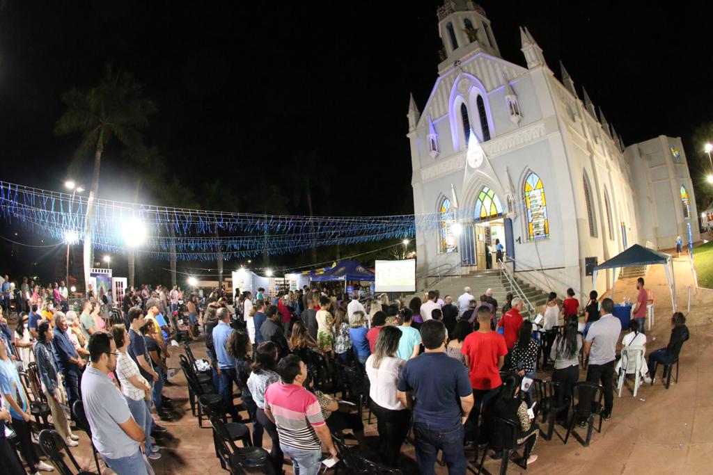 Santuário Nossa Senhora Aparecida de Olímpia recebe mais de 12 mil fiéis no dia 12 de outubro 