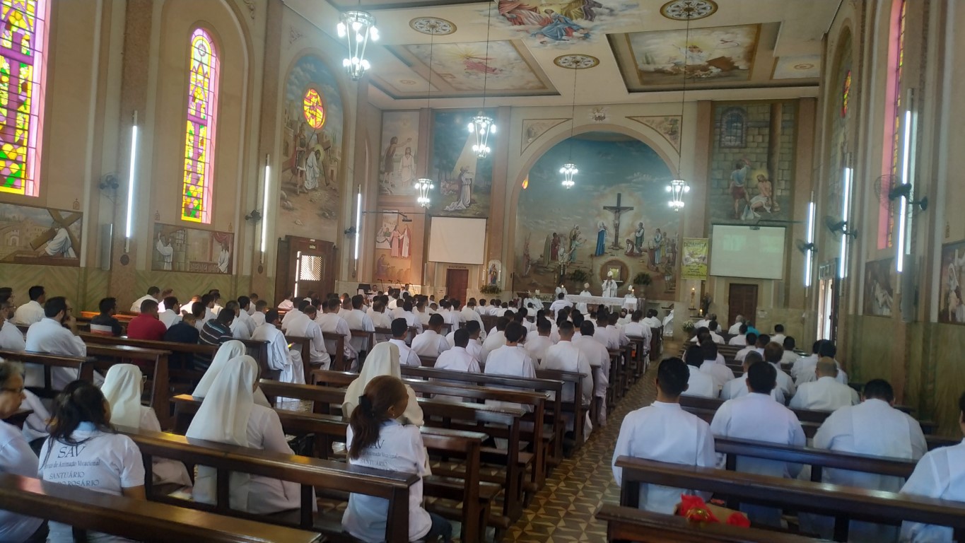 Foto | Arcebispo, bispos e padres Formadores estiveram com 151 seminaristas em Barretos