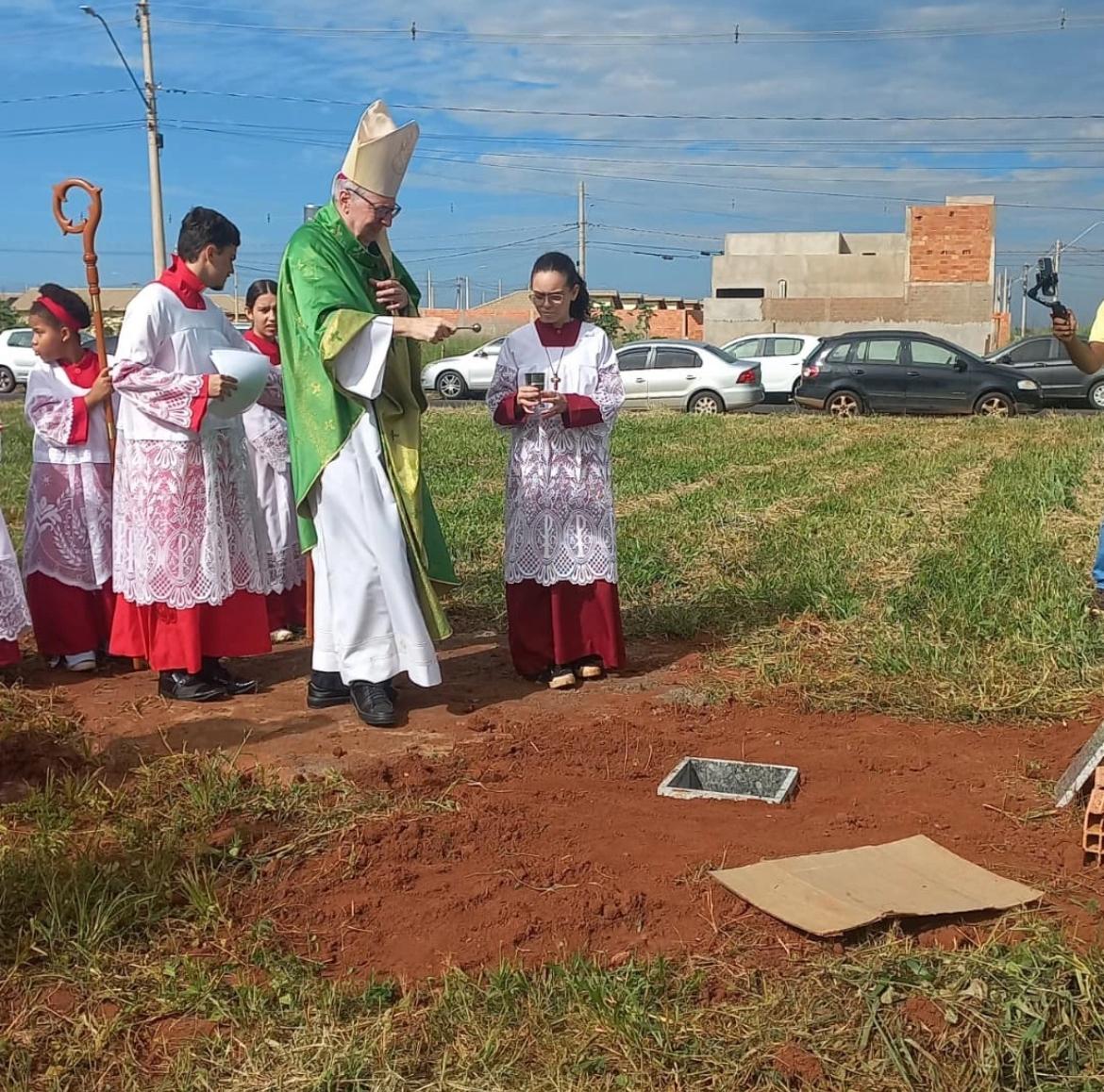 Lançada pedra fundamental da futura igreja de São Bento e Santa Rita em Barretos - SP