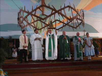 BISPO PRESIDE MISSA DE ABERTURA DO FESTIVAL DO FOLCLORE EM OLÍMPIA