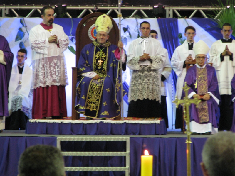 Dom Edmilson toma posse como 4º bispo da Diocese de Guarulhos