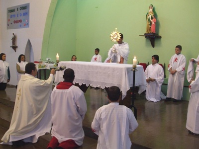 CHUVA ATRAPALHOU A CONFECÇÃO DE TAPETES DE CORPUS CHRISTI NA PARÓQUIA SANTA ANA EM BARRETOS