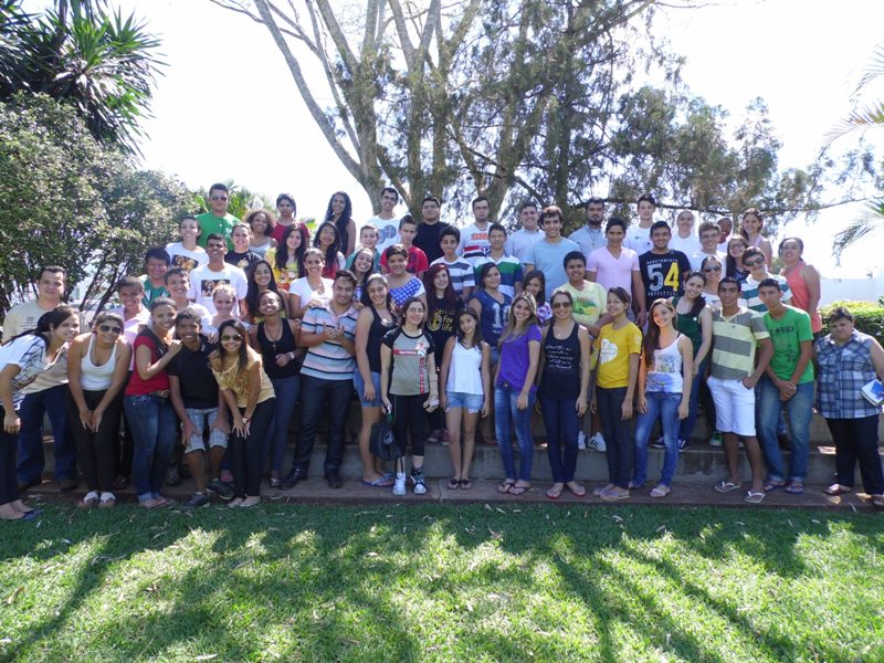 Jovens participam de retiro organizado por seminaristas diocesanos