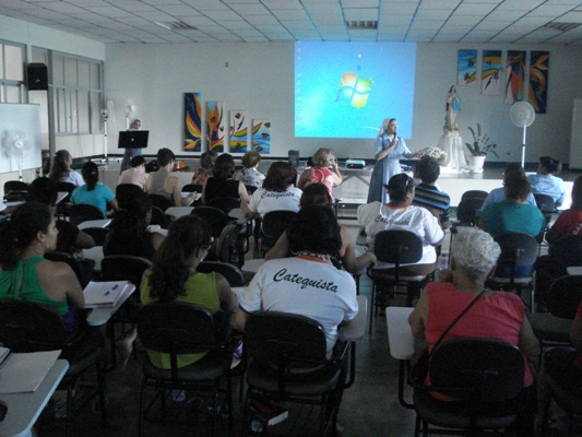 RELIGIOSAS DE RIO PRETO ASSESSORAM FORMAÇÃO PARA CATEQUISTAS