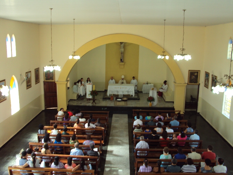 Missa de ação de graças marca o fim da reforma da igreja matriz de Colômbia