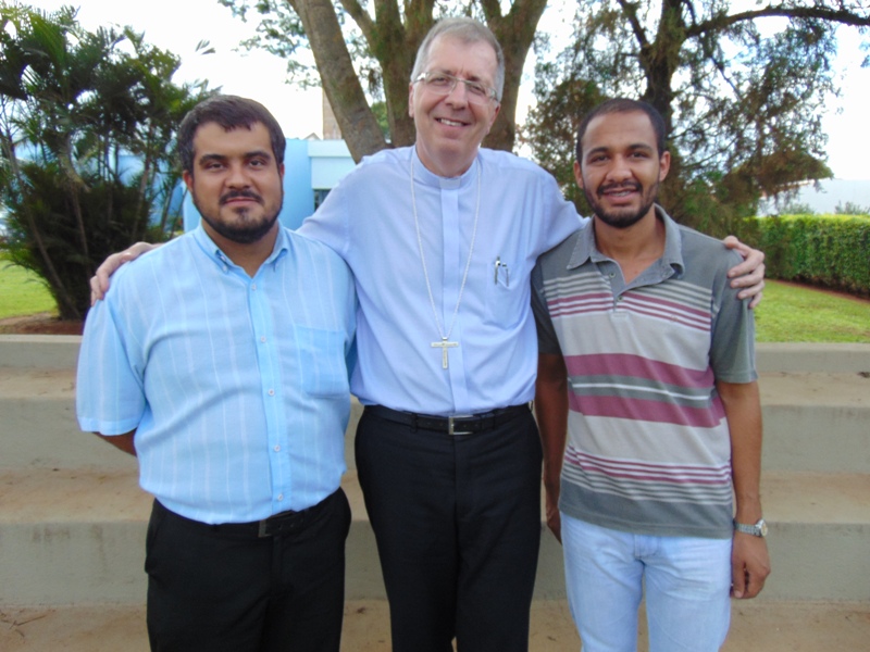 Seminaristas serão admitidos amanhã às ordens sacras por Dom Milton Kenan