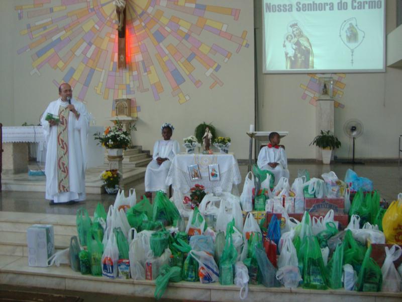 Missa em louvor a N. Sra. do Carmo  tem arrecadação de leite para a Santa Casa de Barretos