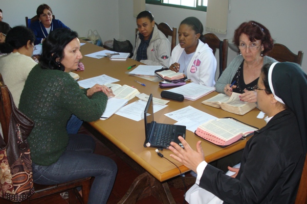 2ª Turma do Centro de Formação Catequética participa de nova aula