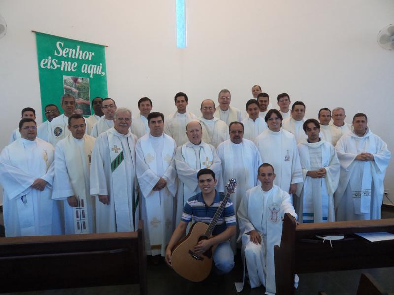 Clero Diocesano particpa de Retiro Espiritual na Cidade de Maria