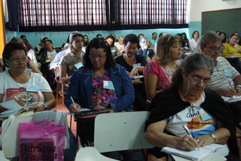 Catequistas da 3ª Etapa da Catequese participam de capacitação em Guaíra e Guaraci