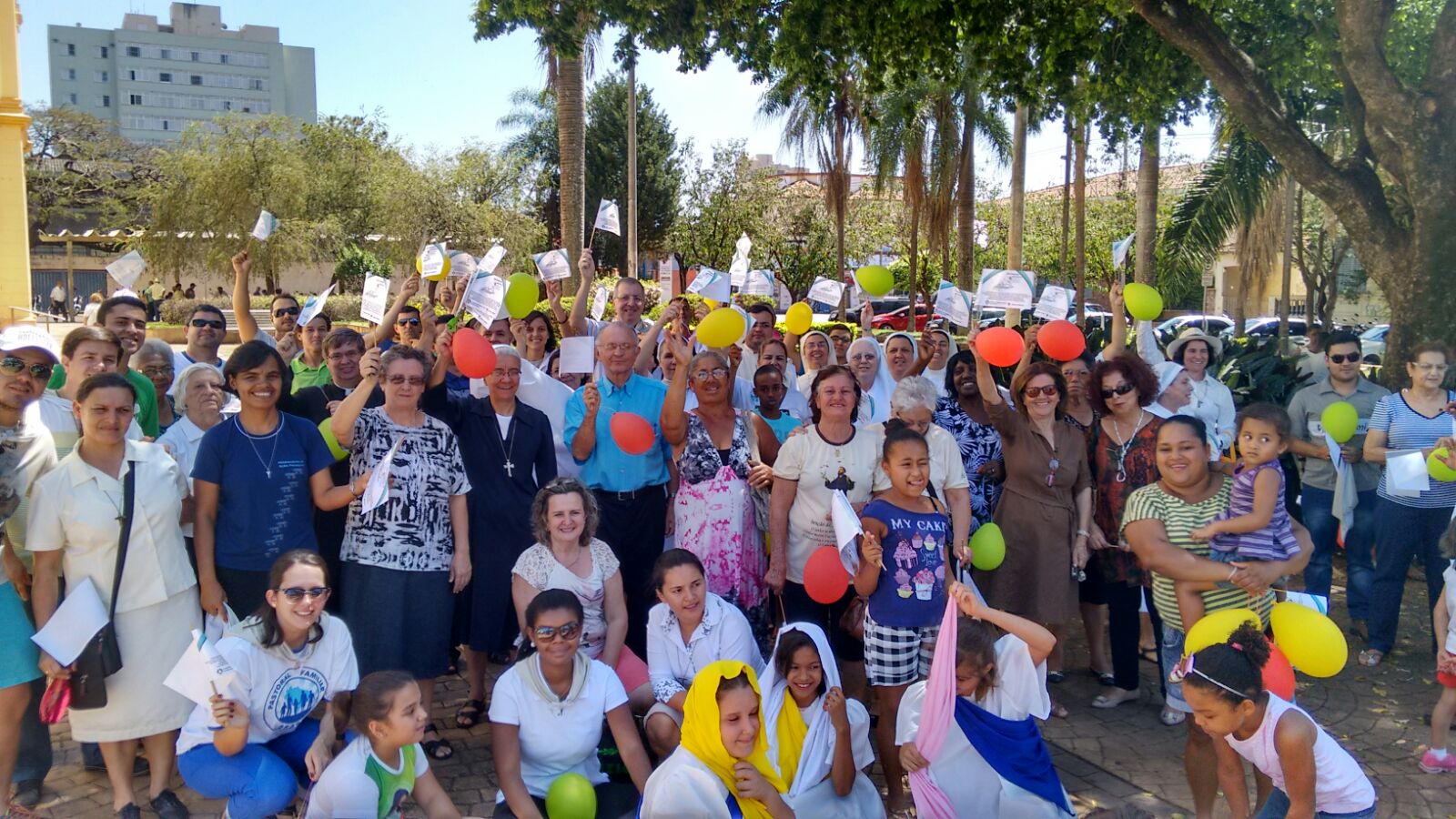 Carreata pela paz, esperança e alegria reuniu religiosos e leigos em Barretos