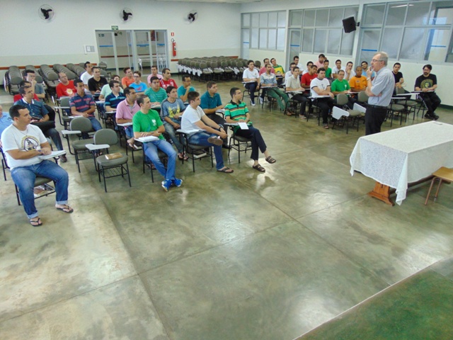 Seminaristas participam de Retiro Espiritual na Cidade de Maria