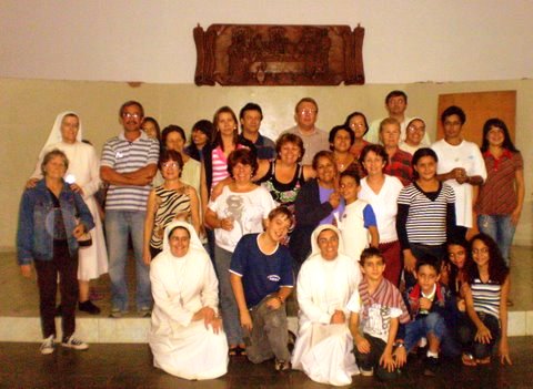 PEQUENAS MISSIONÁRIAS DE MARIA IMACULADA MINISTRAM CURSO LITÚRGICO EM BARRETOS