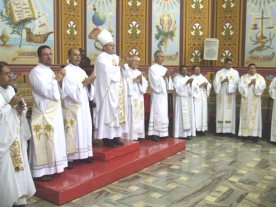 BISPO CELEBROU 1º ANIVERSÁRIO DE POSSE DA DIOCESE E SEU NATALÍCIO