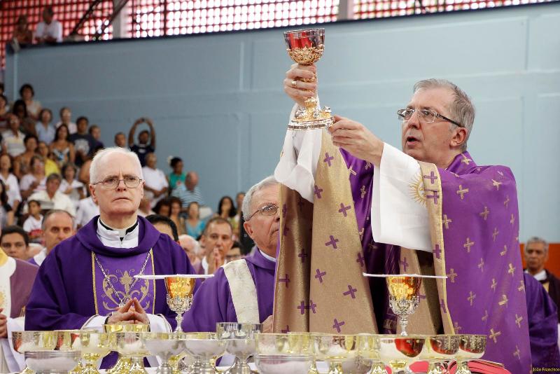 Dom Milton Kenan toma posse canônica como sexto bispo da Diocese de Barretos