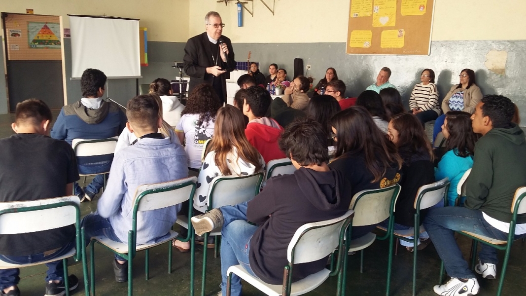 Foto | Pastoral da Educação realiza evento com alunos do Ensino Médio da Escola Almeida Pinto em Barretos